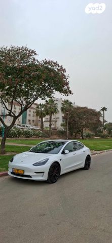 מודעת רכב טסלה מודל 3