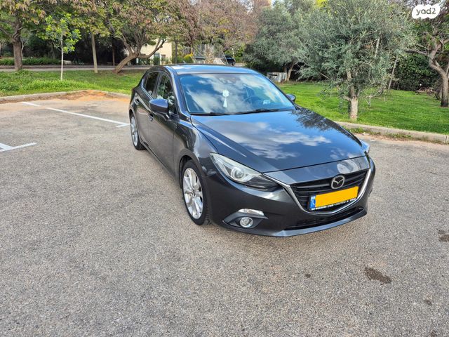 מודעת רכב מאזדה 3
