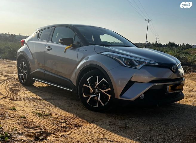 מודעת רכב טויוטה C-HR