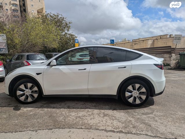 מודעת רכב טסלה מודל Y