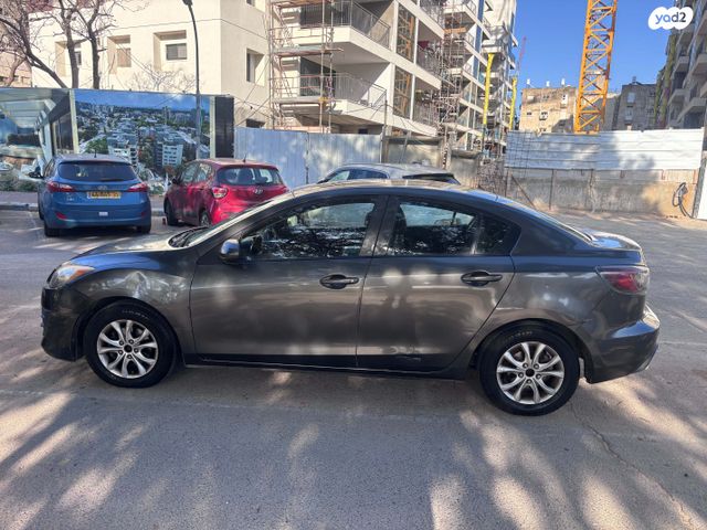 מודעת רכב מאזדה 3