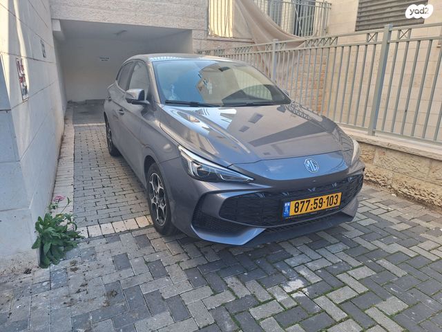 מודעת רכב אם ג'י MG3