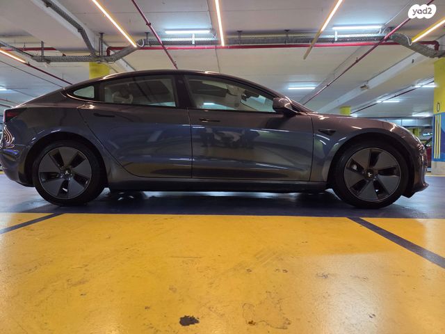 מודעת רכב טסלה מודל 3