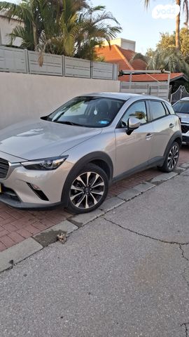 מודעת רכב מאזדה CX-3