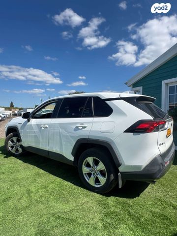 מודעת רכב טויוטה RAV4
