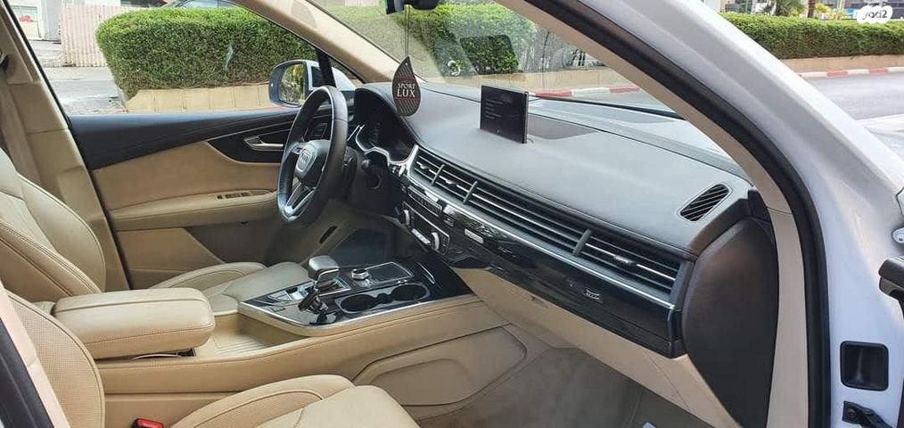 מודעת רכב אאודי Q7