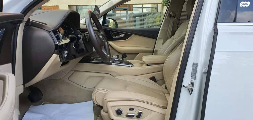 מודעת רכב אאודי Q7