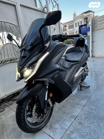 מודעת רכב קימקו AK 550