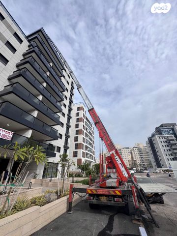 מודעת רכב מנוף