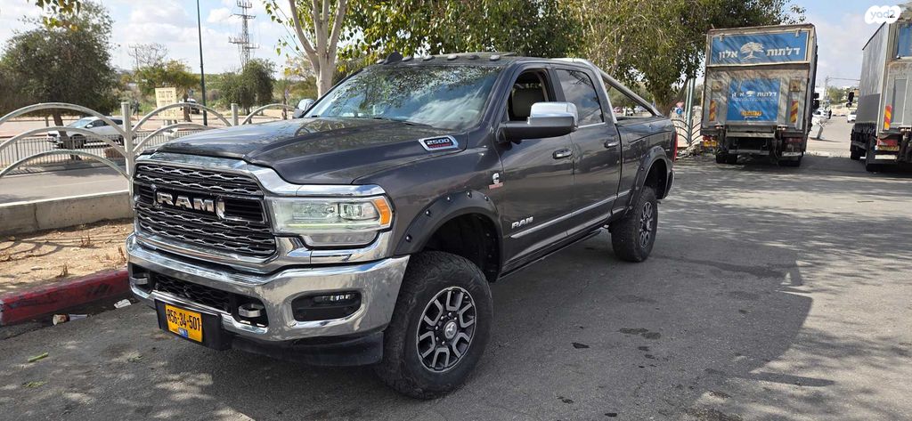 מודעת רכב דודג'