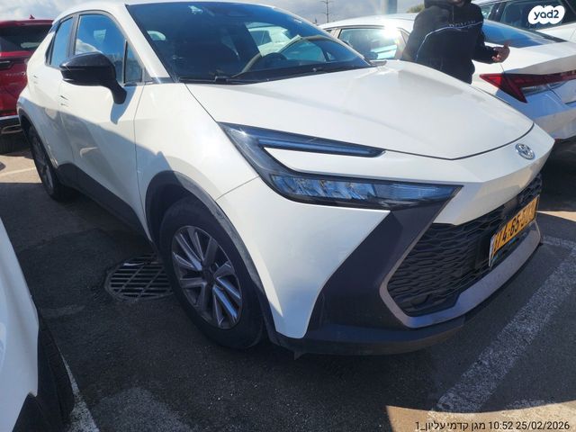 מודעת רכב טויוטה C-HR