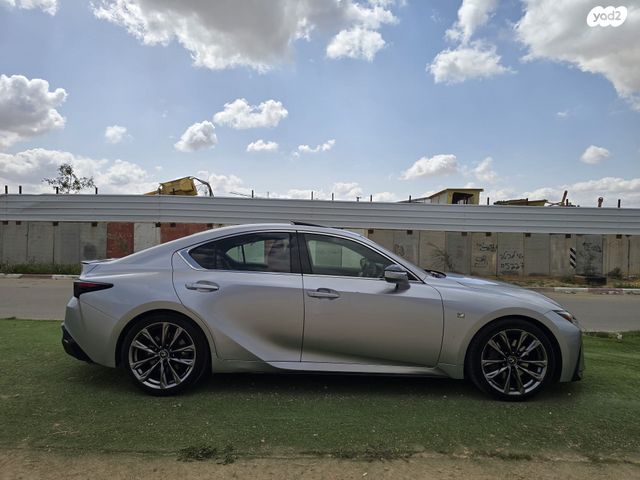 מודעת רכב לקסוס IS 1