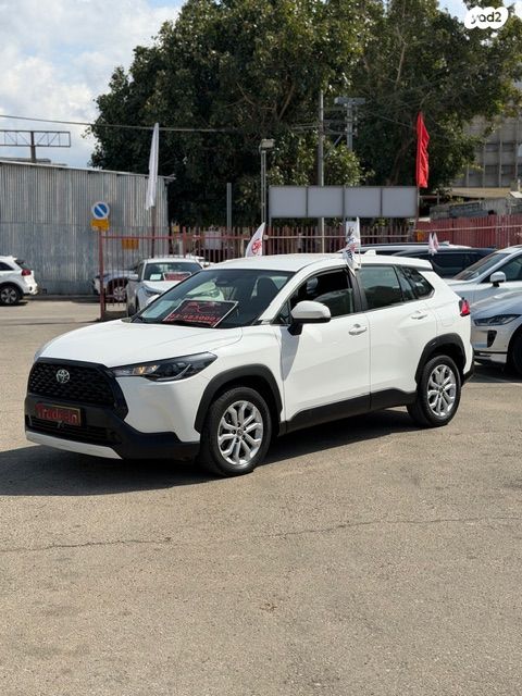 מודעת רכב טויוטה קורולה קרוס