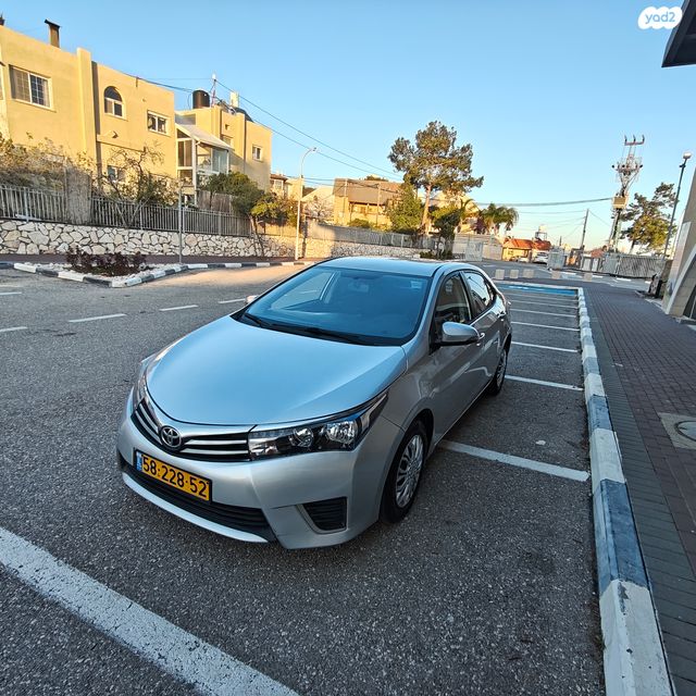 מודעת רכב טויוטה קורולה