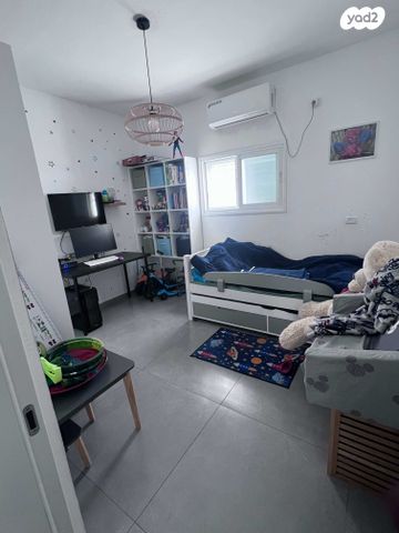 א.ד. גורדון 8