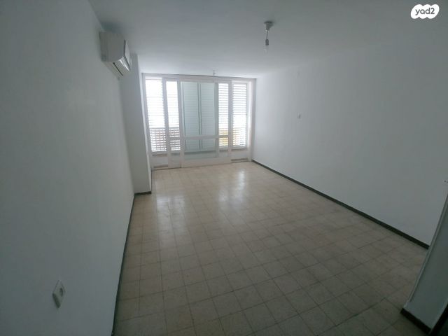 שדרות הנשיא בן צבי 17