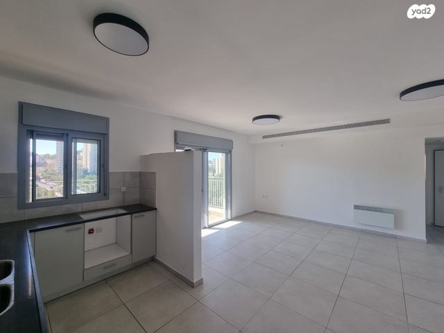 אדמונד סחייק 19