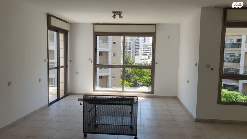 זכרון יעקב 9