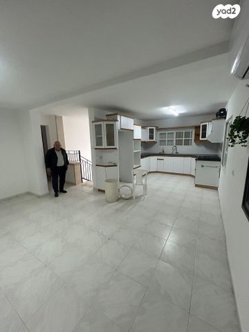 ירושלים הבירה 584