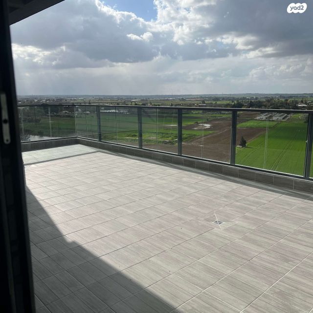 הרב מרדכי אליהו 22