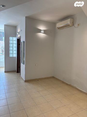 שדרות ירושלים 32