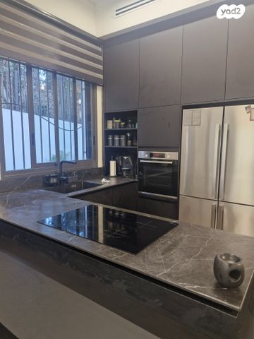 ד' / מערב מרכז העיר