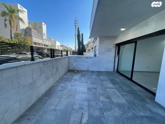 מרכז, קרית עבודה