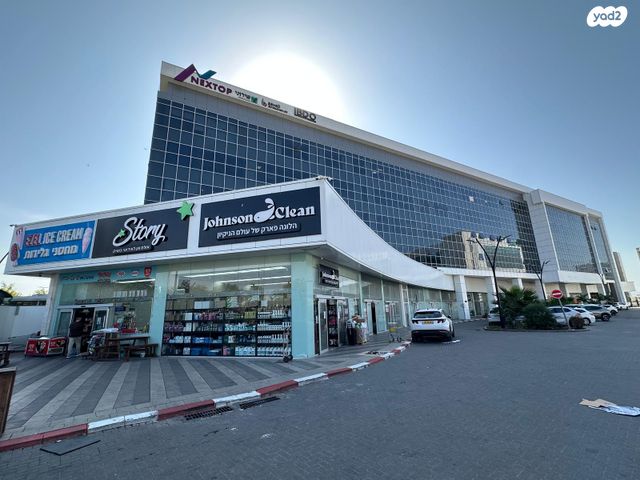 חנויות/ שטח מסחרי