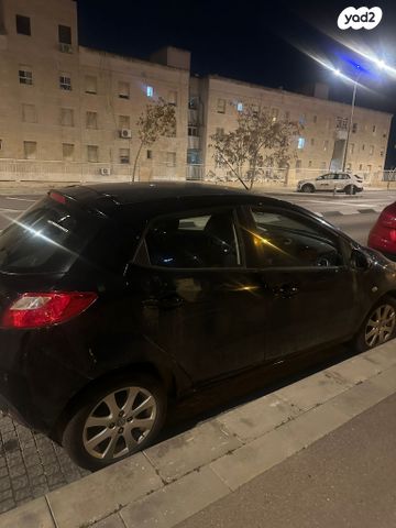 מודעת רכב מאזדה 2