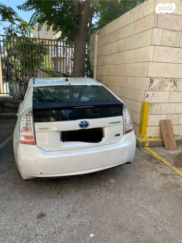 מודעת רכב טויוטה פריוס