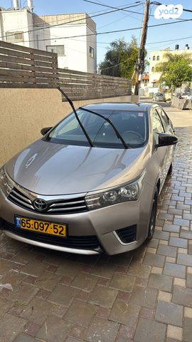 מודעת רכב טויוטה קורולה