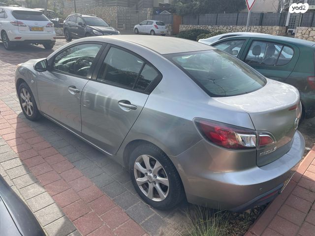 מודעת רכב מאזדה 3