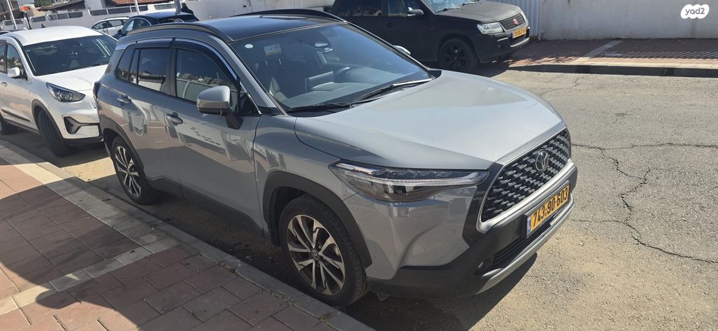מודעת רכב טויוטה קורולה קרוס