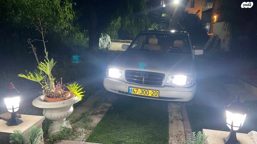 מודעת רכב מרצדס-בנץ C-class