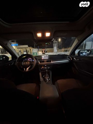 מודעת רכב מאזדה 3