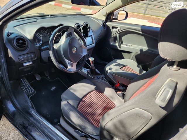 מודעת רכב אלפא רומיאו מיטו