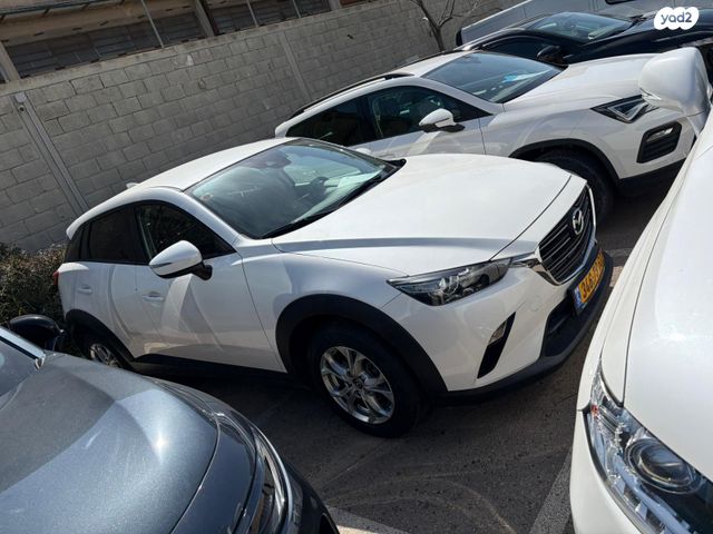 מודעת רכב מאזדה CX-3