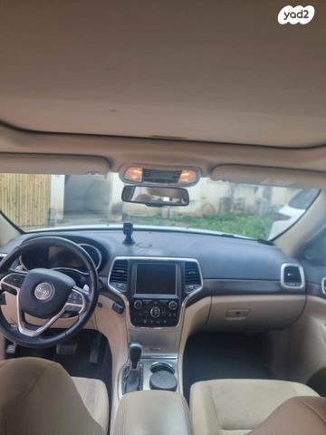 מודעת רכב ג'יפ גרנד צ'ירוקי