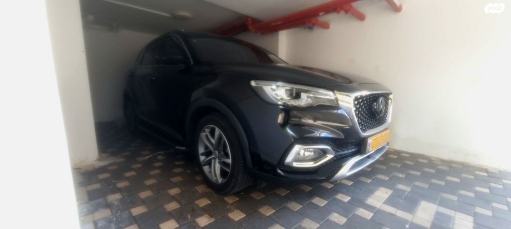 מודעת רכב אם ג'י EHS PHEV