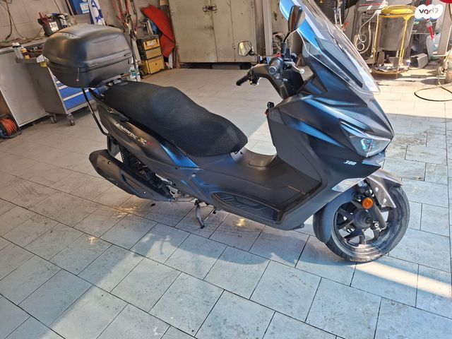 מודעת רכב סאן יאנג ג'וי-מקס Z-300