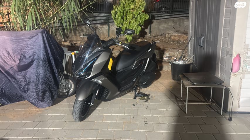 מודעת רכב קימקו דאון-טאון 350