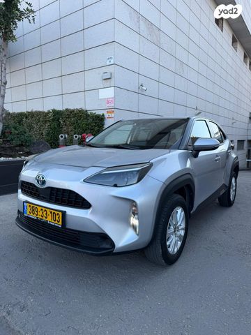 מודעת רכב טויוטה יאריס קרוס