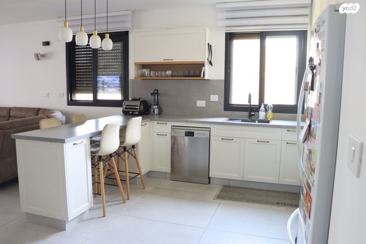 ברל כצנלסון 76