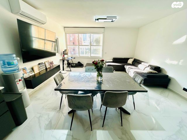 שדרות חיים וייצמן 105