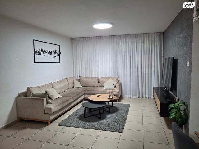 עלי דיוויס 6