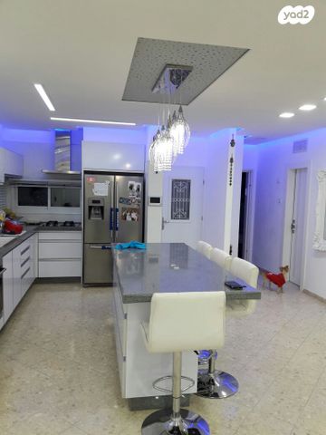 שרה ואהרון אהרונסון 57