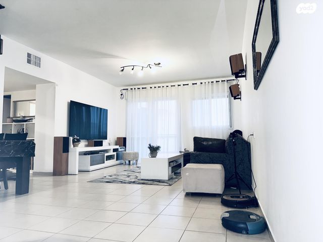 הר הצופים 22