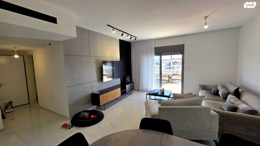 חורשת האקליפטוס 