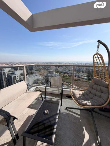 הרב מרדכי אליהו 