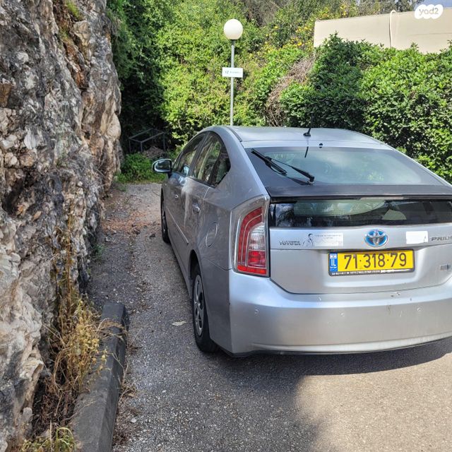 מודעת רכב טויוטה פריוס